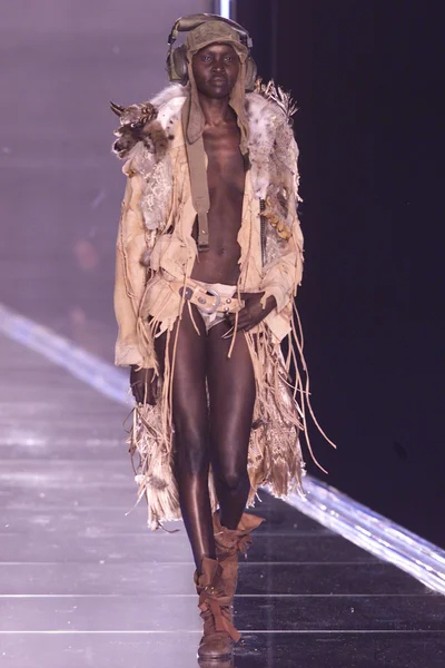 Look 27